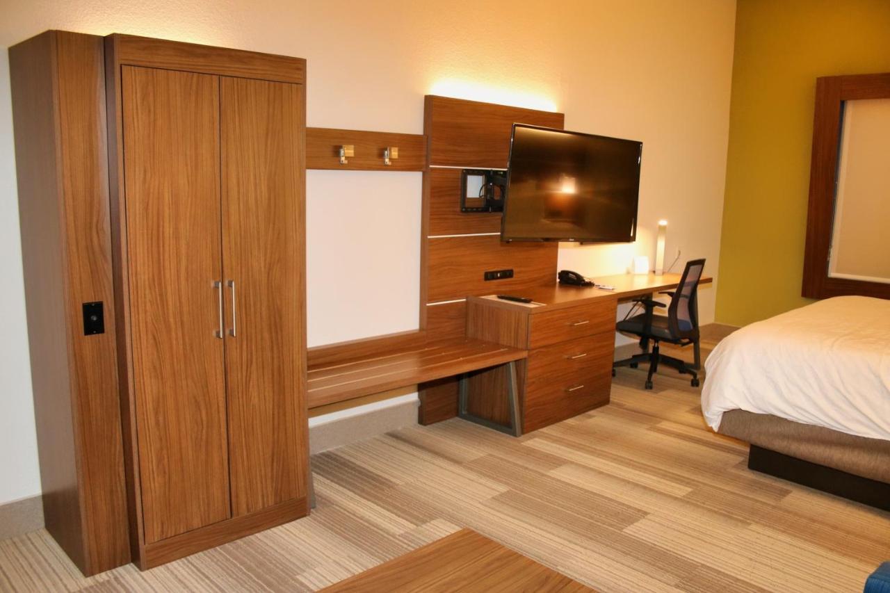 Holiday Inn Express By Ihg Douglas Exterior photo